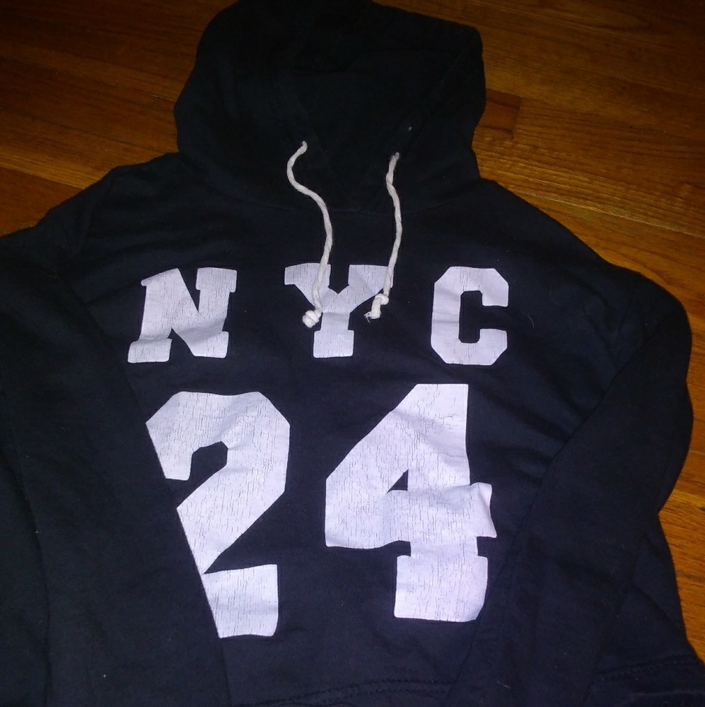 Long sleeve hooded crop top